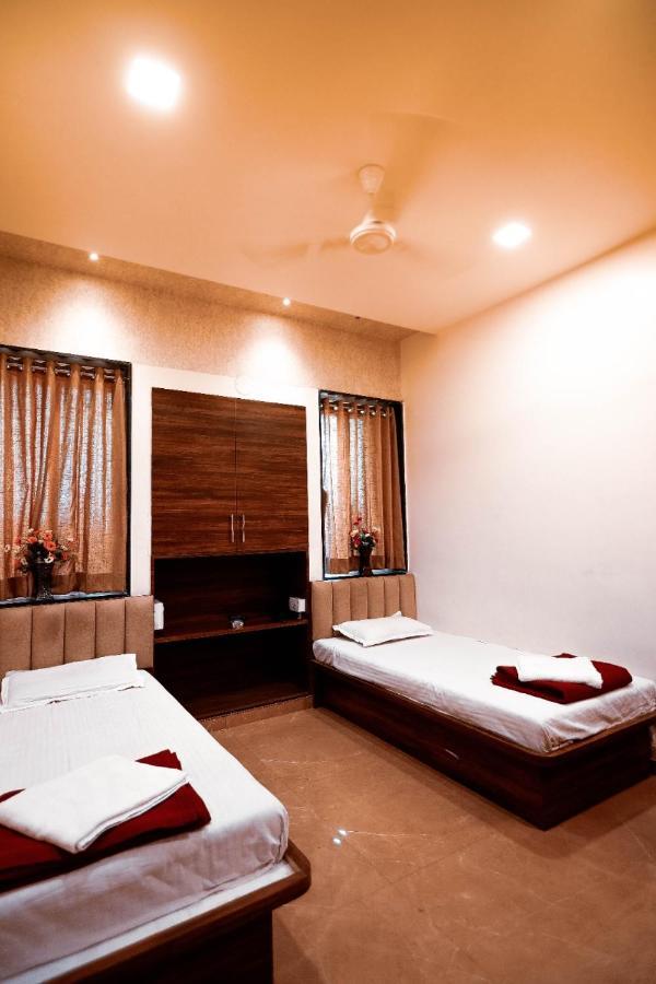 Hotel Kiran Miraj 외부 사진