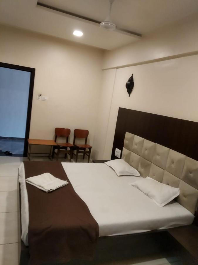 Hotel Kiran Miraj 외부 사진